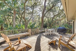 Spacious Kiawah Island Home w/ Deck, Walk to Beach