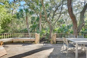 Spacious Kiawah Island Home w/ Deck, Walk to Beach