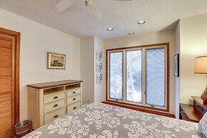 Spacious Kiawah Island Home w/ Deck, Walk to Beach