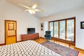 Spacious Kiawah Island Home w/ Deck, Walk to Beach