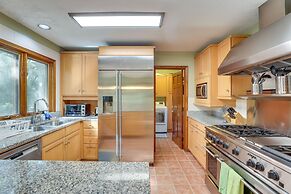 Spacious Kiawah Island Home w/ Deck, Walk to Beach