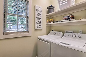 Lovely Mobile Retreat w/ Deck & Front Porch!
