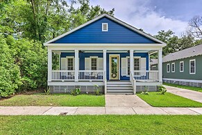 Lovely Mobile Retreat w/ Deck & Front Porch!