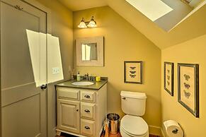 Luxe 'green Barn' Near Skiing w/ Mt Equinox Views!