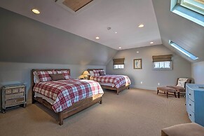 Luxe 'green Barn' Near Skiing w/ Mt Equinox Views!