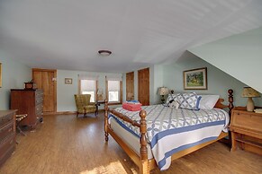 Chester Farmhouse on 100 Acres, 15 Min to Okemo!