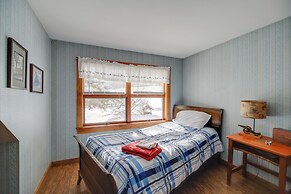 Chester Farmhouse on 100 Acres, 15 Min to Okemo!