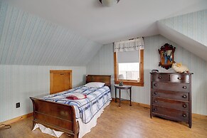 Chester Farmhouse on 100 Acres, 15 Min to Okemo!