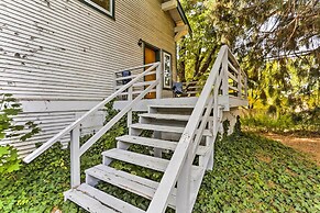 Cozy Studio Near Hiking & Skiing, Walk to Downtown