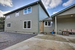 Spacious Bandon Getaway - 2 Blocks to Ocean!