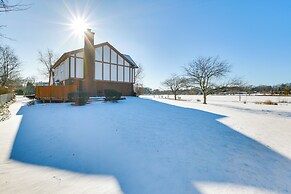 Bike & Kayak: Lakefront Prospect Heights Home