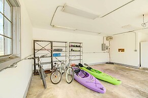Bike & Kayak: Lakefront Prospect Heights Home