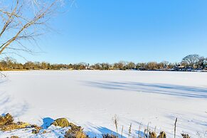 Bike & Kayak: Lakefront Prospect Heights Home