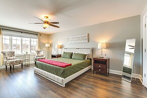 Bike & Kayak: Lakefront Prospect Heights Home