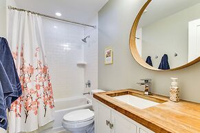 Bike & Kayak: Lakefront Prospect Heights Home