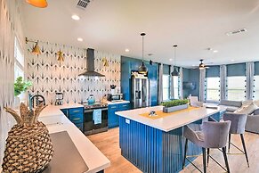 Peaceful Galveston Getaway w/ Deck: Walk to Beach