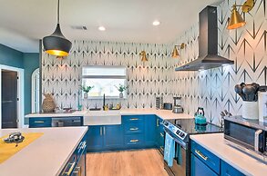 Peaceful Galveston Getaway w/ Deck: Walk to Beach