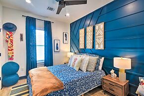 Peaceful Galveston Getaway w/ Deck: Walk to Beach