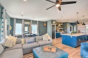 Peaceful Galveston Getaway w/ Deck: Walk to Beach