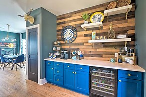 Peaceful Galveston Getaway w/ Deck: Walk to Beach