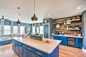 Peaceful Galveston Getaway w/ Deck: Walk to Beach