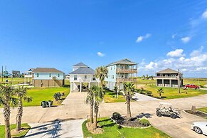 Peaceful Galveston Getaway w/ Deck: Walk to Beach
