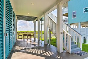 Peaceful Galveston Getaway w/ Deck: Walk to Beach