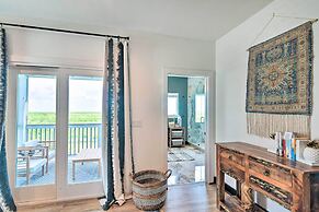 Peaceful Galveston Getaway w/ Deck: Walk to Beach