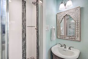 Great Shared Outdoor Area at 'the Hideaway!'