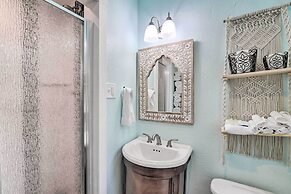 Great Shared Outdoor Area at 'the Hideaway!'