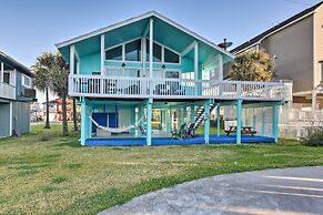 Cozy Galveston Beach House - Walk to the Gulf!