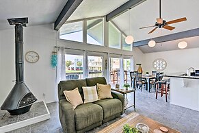 Cozy Galveston Beach House - Walk to the Gulf!