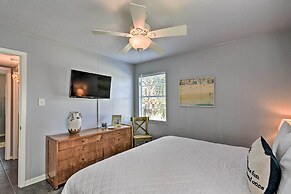 Cozy Galveston Beach House - Walk to the Gulf!