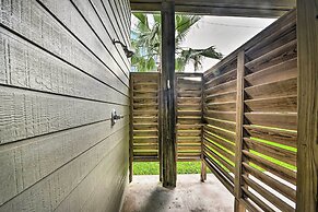 < 1 Mi to Beach: Salty Dog House in Galveston!