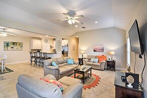 < 1 Mi to Beach: Salty Dog House in Galveston!