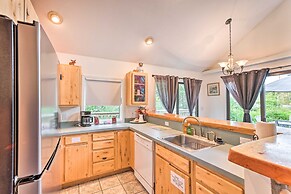 Secluded Bass Lake Cabin, 9 Mi. to Traverse City!