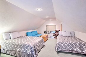 Secluded Bass Lake Cabin, 9 Mi. to Traverse City!