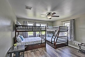Spacious + Modern Family Duplex in Galveston!