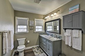 Spacious + Modern Family Duplex in Galveston!