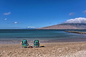 Beachfront Kihei Sanctuary w/ Lanai & Ocean Views!