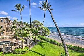 Waipouli Beachfront Condo w/ Balcony + Ocean Views