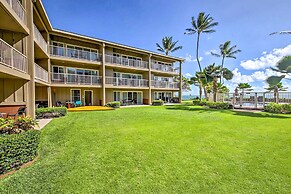 Waipouli Beachfront Condo w/ Balcony + Ocean Views