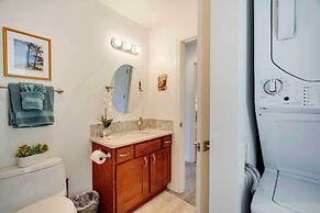 Waipouli Beachfront Condo w/ Balcony + Ocean Views