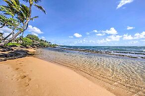 Waipouli Beachfront Condo w/ Balcony + Ocean Views