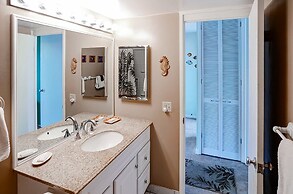 Oceanview Kailua-kona Condo With Private Balcony!