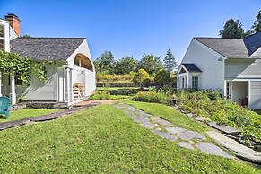 Lovely Brookfield Home w/ Private Deck & Views