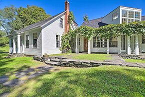 Lovely Brookfield Home w/ Private Deck & Views