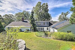 Lovely Brookfield Home w/ Private Deck & Views