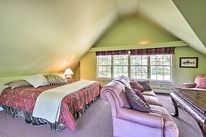 Lovely Brookfield Home w/ Private Deck & Views