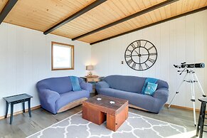 Bandon Home w/ Patio, Steps to South Jetty Park